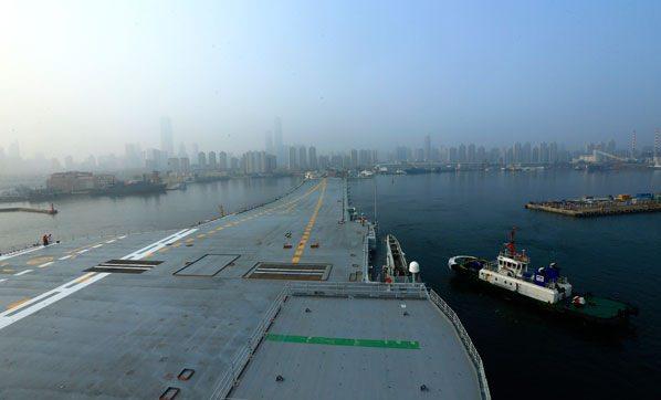 <p>Çin devlet şirketi China Shipbuilding Industry Corp. (CSIC) tarafından üretilen uçak gemisinin ilk testinde hava araçları ve silah sistemleri yer almayacak.</p>
<p> </p>