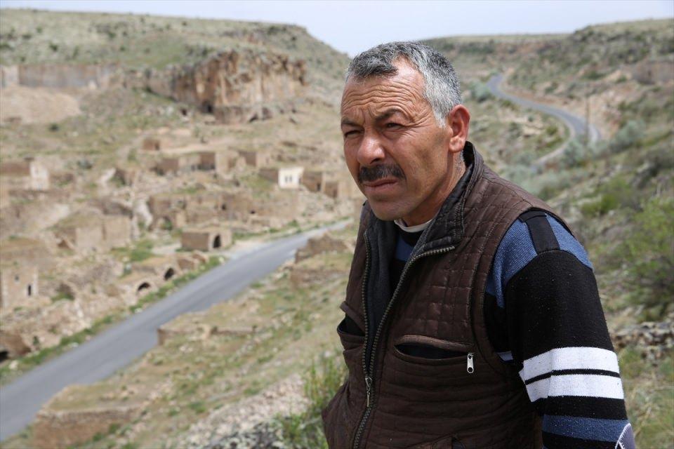 <p>Varol, köyde yeraltı tünelleri, kayadan oyma kiliseler ile çeşitli tarihi eserler bulunduğunu aktardı.</p>

<p> </p>
