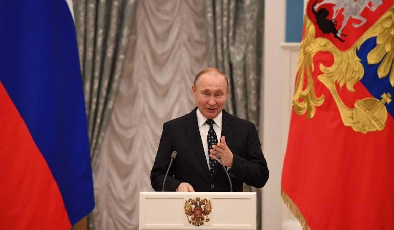 <p>Putin, Mart ayında yapılan seçimlerde oyların yüzde 77'sini alarak Rusya Devlet Başkanı seçilmişti.</p>

<p>​</p>
