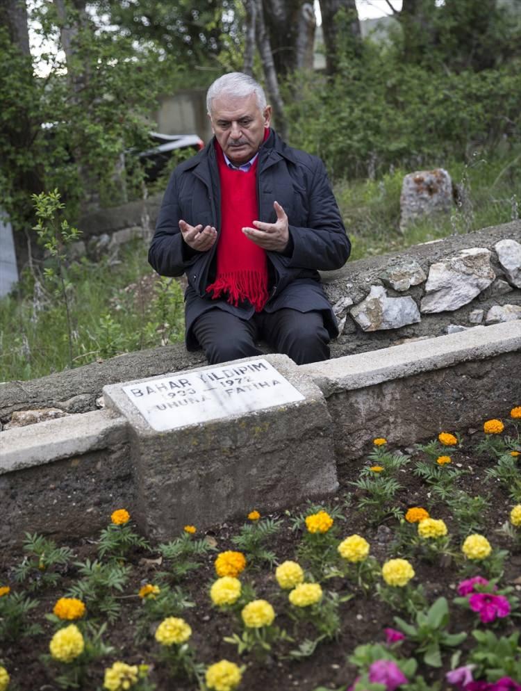 <p>Yarışın bitiş çizgisine geldiklerinde Başbakan Yıldırım ve oğlu Bülent Yıldırım vatandaşlarca alkışlandı</p>
