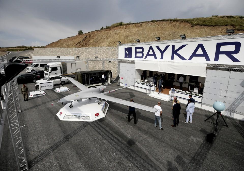 <p>Şöyle ifade edebiliriz, mesela Afrin coğrafyası 2 bin kilometrekareydi. Mevcut geliştirdiğimiz çözüm Google Earth'ün 2-2,5 katı daha iyi bir çözünürlükte fotoğraf ve haritalama olanağı sunuyor. Bunu ürünleştirdikten sonra alan tarama hızını ve daha ileri noktaya taşımayı hedefliyoruz."</p>

<p> </p>
