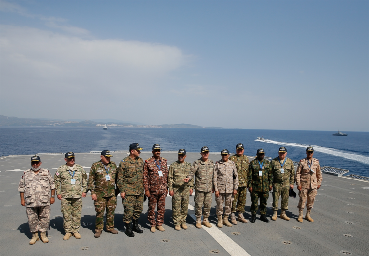 <p>Ege Ordusu Komutanlığının sevk ve idaresinde Batı Anadolu, Orta Ege, İzmir körfezi ve Doğanbey atışlı tatbikat bölgesinde başladı. <br />
<br />
<span style="color:#FFD700"><strong>23 ÜLKEDEN BİRLİK VE UNSUR KATILDI</strong></span></p>