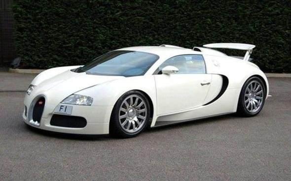 <p>Bugatti Veyron</p>
