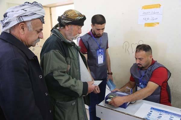 <p>Irak Bağımsız Yüksek Seçim Komiserliği, sabah 07:00’de başlayan oy  verme işleminin akşam saat 19:00'a kadar süreceğini duyurdu. </p>

<p> </p>
