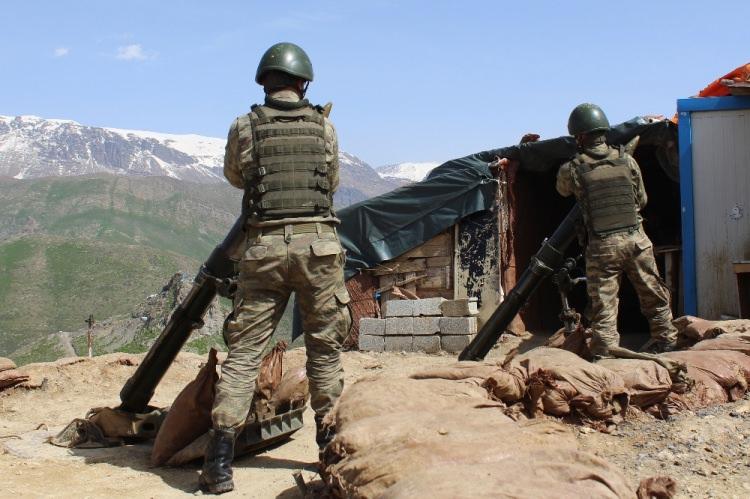<p>30 Ağustos 2016 tarihinde başlatılan ‘Şehit Sağlık Üstçavuş Mekan Şahin Operasyonu’yla Irak’ın kuzeyine yaklaşık 5,5 kilometre mesafedeki Dağbaşı Tepe, 3 Eylül 2016 tarihinde bölücü terör örgütünden tamamen temizlenmişti.</p>
<p> </p>