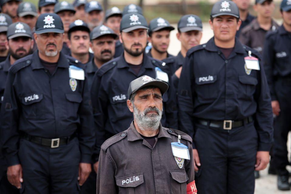 <p>TSK'nın hudutlarda ve b&ouml;lgede g&uuml;venliğin sağlanması, dost ve kardeş b&ouml;lge halkının ter&ouml;ristlerin baskı ve zulm&uuml;nden kurtarılması i&ccedil;in 20 Ocak 2018'de PYD/YPG/PKK/KCK ve DEAŞ &uuml;yesi ter&ouml;ristlere y&ouml;nelik başlattığı Zeytin Dalı Harekatı ile Suriye'nin kuzeybatısındaki Afrin b&ouml;lgesi, ter&ouml;r unsurlarından temizlendi.</p>

<p>&nbsp;</p>
