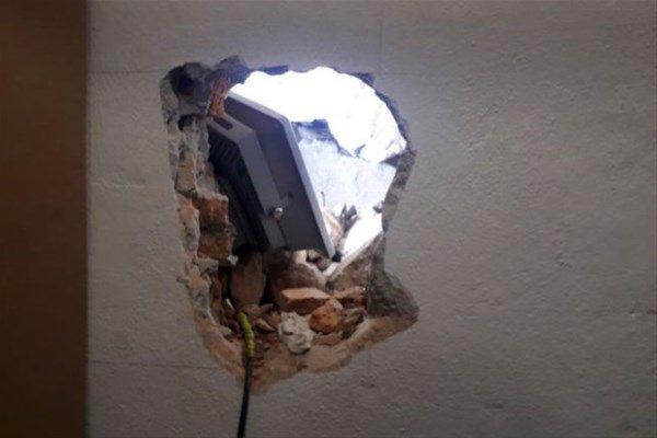 <p>Rusya'da bir alışveriş merkezinin inşaat planında görünen gizli bir oda keşfedildi. </p>