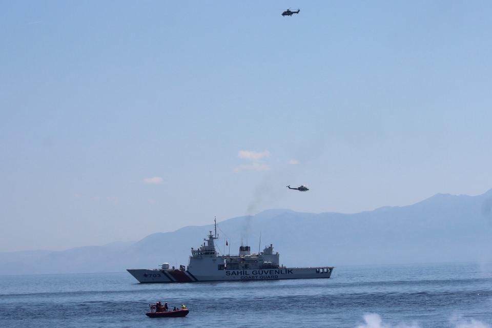 <p>İkinci aşamada ise yine senaryo gereği yangın çıkan yolcu motorundan yardım çağrısı alınması üzerine hem yangın söndürüldü, hem de kazazedeler kurtarıldı. </p>