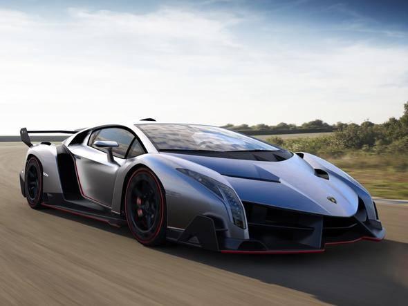 <p>20) LAMBORGHINI AVENTADOR LP 700-4 </p>
<p>349 km/sa</p>