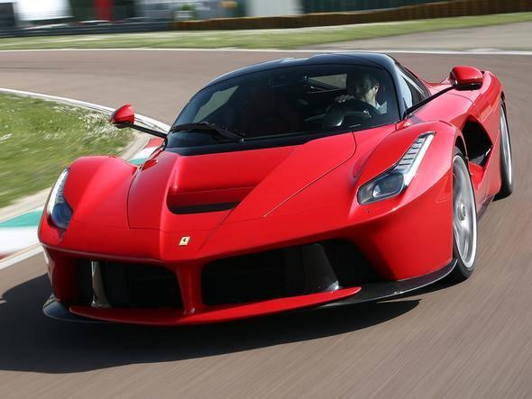 <p>19) FERRARI LAFERRARI</p>

<p>349 km/sa</p>
