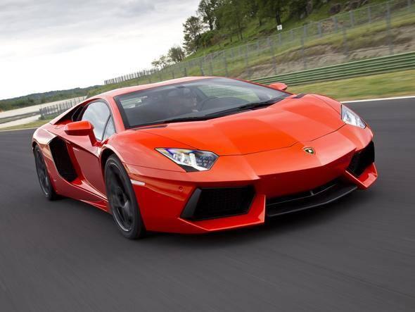 <p>15) LAMBORGHINI VENENO</p>

<p>356 km/sa</p>
