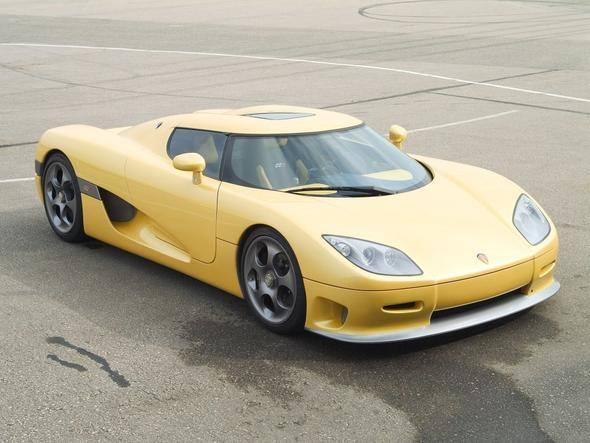 <p>9) KOENIGSEGG CCR</p>
<p>390 km/sa</p>