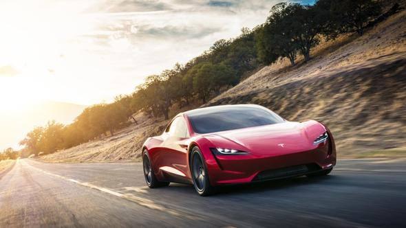 <p>7) TESLA ROADSTER</p>

<p>402 km/sa</p>
