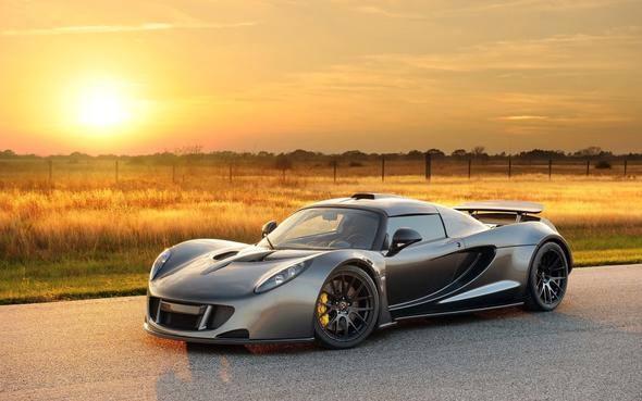 <p>3) HENNESSEY VENOM GT</p>

<p>435 km/sa</p>
