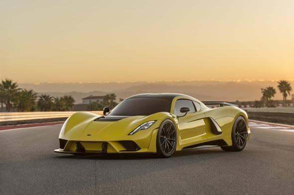<p>1) HENNESSEY VENOM F5</p>

<p>484 km/sa</p>
