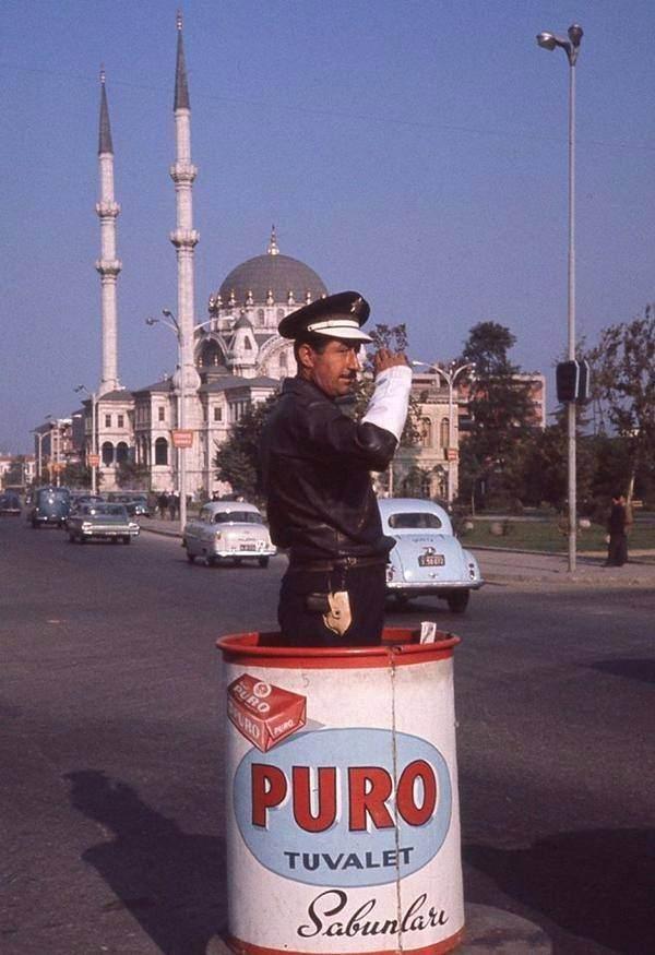 <p>Tophane'de bir trafik polisi (1960'lı yıllar)</p>

<p> </p>

<ul>
</ul>
