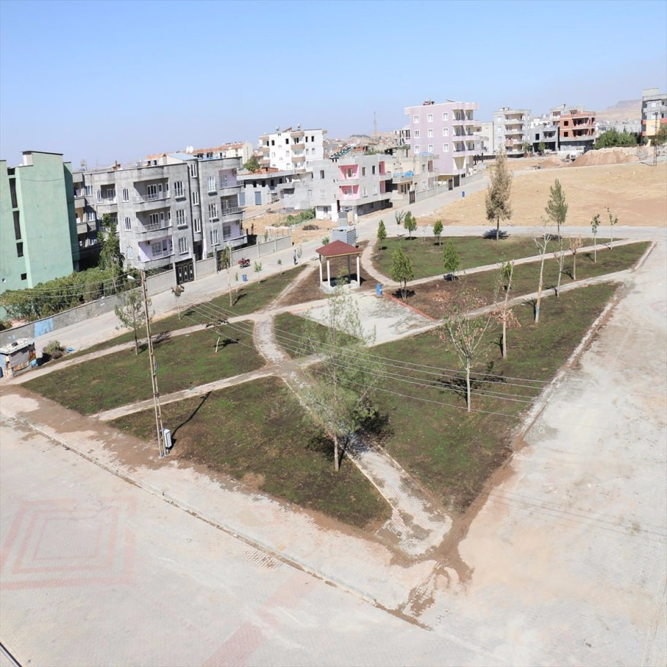 <p>Belediyeler tarafından 26 hal, 38 mezbaha, 24 hayvan pazarı, 128 pazar yeri ve 114 gölet açıldı.</p>
<p> </p>