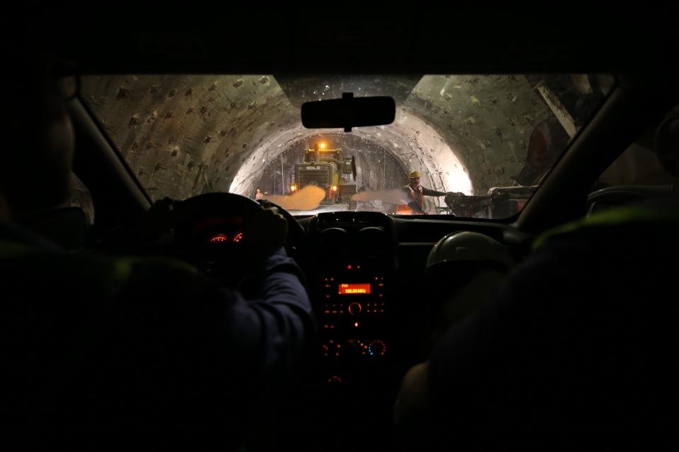 <p>Bu sayede trafikte can ve mal güvenliği temin edilerek, bölgenin turizm, ticaret ve sosyoekonomik gelişimine de katkı sağlanacak.</p>

