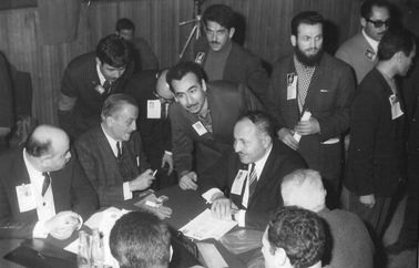 <p>Üstad Necip Fazıl Kısakürek, Milli Görüş lideri Prof. Dr. Necmettin Erbakan ile bir sohbette...</p>
