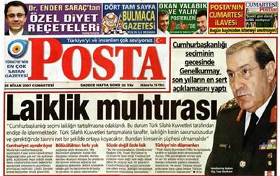 <p><strong>2007: 367 ZORLAMASI</strong></p>

<p>AK Parti, Abdullah Gül'ü cumhurbaşkanlığına aday gösterdi. Aynı gün, 27 Nisan'da, Genelkurmay "e-muhtıra" yayınlandı. Hükümet sert cevap verdi. Bu sefer Anayasa Mahkemesi, Meclis'in 367 milletvekili ile toplanmasını isteyerek zorlama bir karar aldı. Halk sokağa çıkartılarak darbe çağrısı yapıldı. Erken seçime gidildi, kriz aşıldı.</p>
