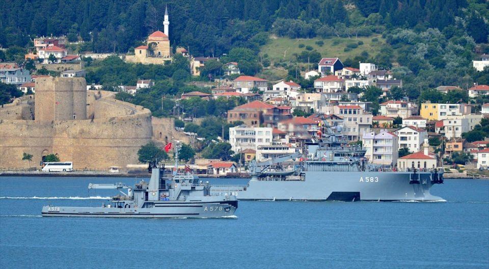 <p>Çanakkale Boğazı, yedekli boyu 470 metre olan dev havuzun geçişi sırasında, güvenlik amacıyla 02.30 ile 14.00 saatleri arasında kuzeyden güneye gemi geçişlerine kapatıldı.</p>
<p> </p>