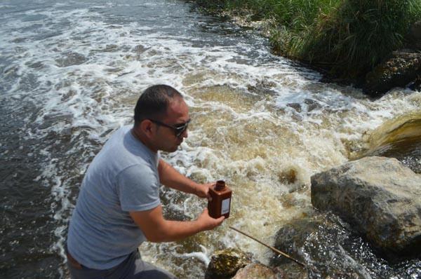 <p>Aydın Gıda Tarım ve Hayvancılık İl Müdürü Fuat Fikret Aktaş da bölge çiftçilerinin kesinlikle Büyük Menderes Nehri’nden temin edecekleri su ile tarlalarını ve arazilerini sulamamalarını istedi. Aksi halde istenmeyen olayların meydana gelebileceği belirtildi.</p>