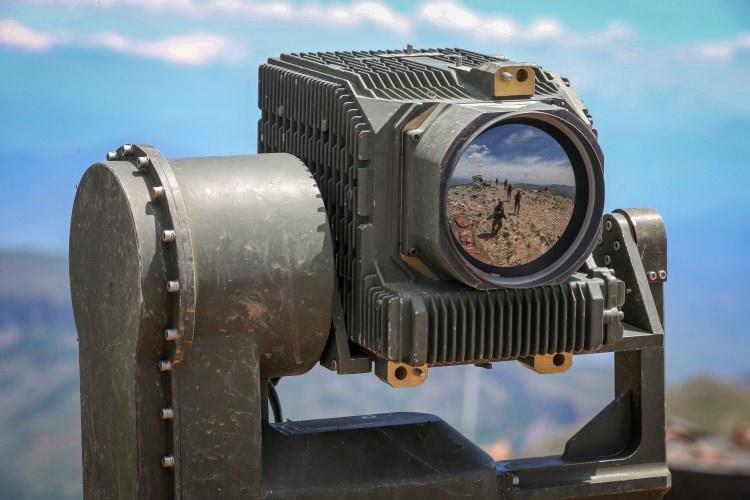 <p>Irak'ın kuzeyindeki Avaşin Basyan bölgesindeki 2 bin 550 metre rakımlı Sera Batin Tepe Üs Bölgesi'nde görevli Mehmetçik, burada gece gündüz demeden Türkiye sınırını gözetim altında tutup, teröristlerin yurda sızmalarına karşı etkin mücadele yürütüyor.</p>