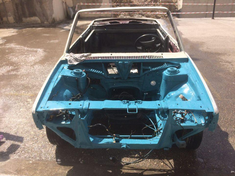 <p>Bin liraya alınan ve yaklaşık 3 bin 500 liralık masrafla üstü açık, tek kapılı spor otomobile dönüştürülen araç görenlerin dikkatini çekiyor. </p>
<p> </p>
