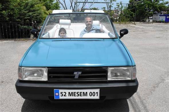 <p>Aracı görenlerin gözlerini alamadıklarını anlatan Güney, "Soruyorlar, 'Nerede yaptınız, ruhsatı var mı, nasıl kullanacaksınız?' diye. Güzel oldu, bizim de hoşumuza gitti." diye konuştu.</p>
