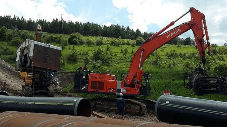 <p>Bu noktadan, Avrupa ülkelerine doğalgaz iletimi yapacak olan TAP Doğalgaz Boru Hattı'na bağlanacak. Hattın Türkiye çıkış noktaları ise Eskişehir ve Trakya bölgesi olacak.</p>
<p> </p>
