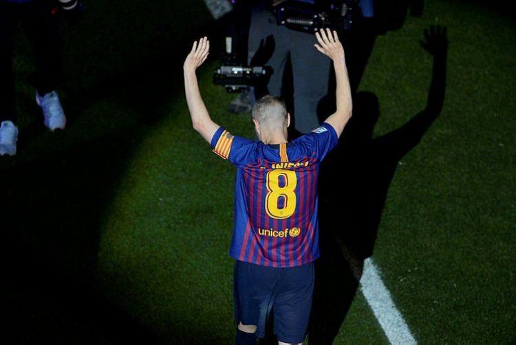 <p>La Liga'nın son haftasında oynanan Barcelona-Real Sociedad karşılaşması, Iniesta'nın Barcelona'daki son maçı olarak kayıtlara geçti.</p>

<p> </p>
