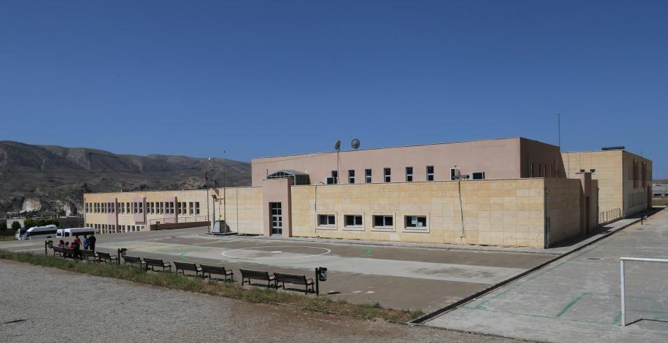 <p>Cumhurbaşkanı Recep Tayyip Erdoğan ile Orman ve Su İşleri Bakanı Veysel Eroğlu'nun Hasankeyf'e ayrı bir önem verdiğine dikkati çeken Acu, şöyle konuştu:</p>