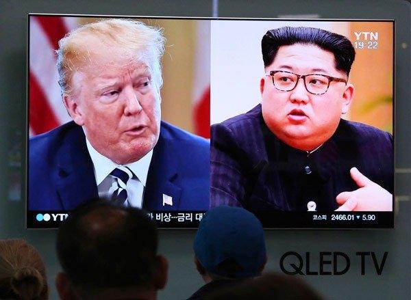 <p>Dünya şimdi merakla Trump-Kim görüşmesinde neler olacağını bekliyor.</p>
<p></p>
