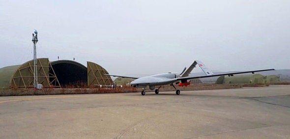 <p>Mod&uuml;ler G&ouml;vde, Kanat ve Kuyruk Yapısı</p>

<p>Esnek Yakıt Tankları</p>

<p>Sabit Arka İniş Takımı</p>

<p>Katlanır &Ouml;n İniş Takımı</p>
