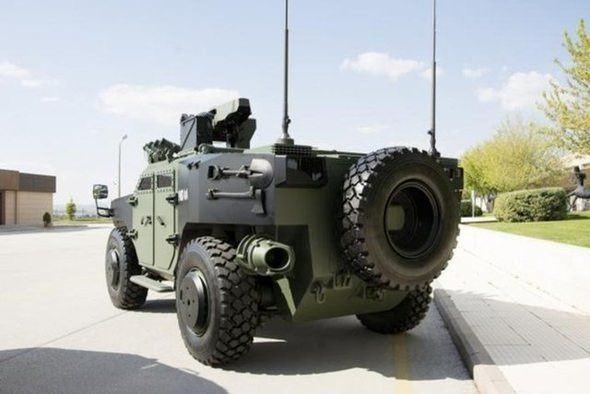 <p>25-30 Bg/ton g&uuml;c&uuml;ndeki ara&ccedil; 1.9 m'lik d&uuml;ş&uuml;k bir siluete ve amfibi &ouml;zelliğe sahiptir. 5 kişilik m&uuml;rettebatı bulunan ara&ccedil; hi&ccedil;bir hazırlık gerektirmeden derin ve akıntılı suda operasyon yapabilir.</p>

<p>&nbsp;</p>
