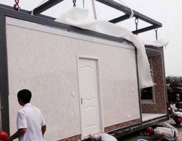 <p>Bir g&uuml;n bir a&ccedil;ık arttırmada, Fransa'nın Loire Vadisi'nde sadece 1 Euro'ya bir mağara ev satın aldılar.</p>

<p>&nbsp;</p>
