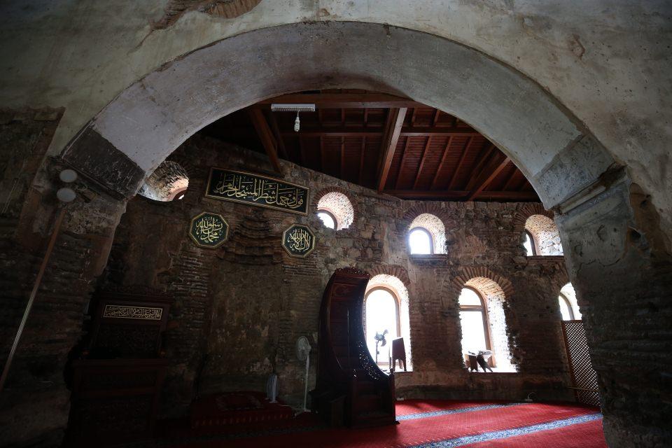 <p>Orhan Gazi tarafından 1331 yılında İznik'in fethedilmesiyle camiye çevrilen yapı, Orhan Gazi Vakfı adına tescil edildi.</p>

<p> </p>

