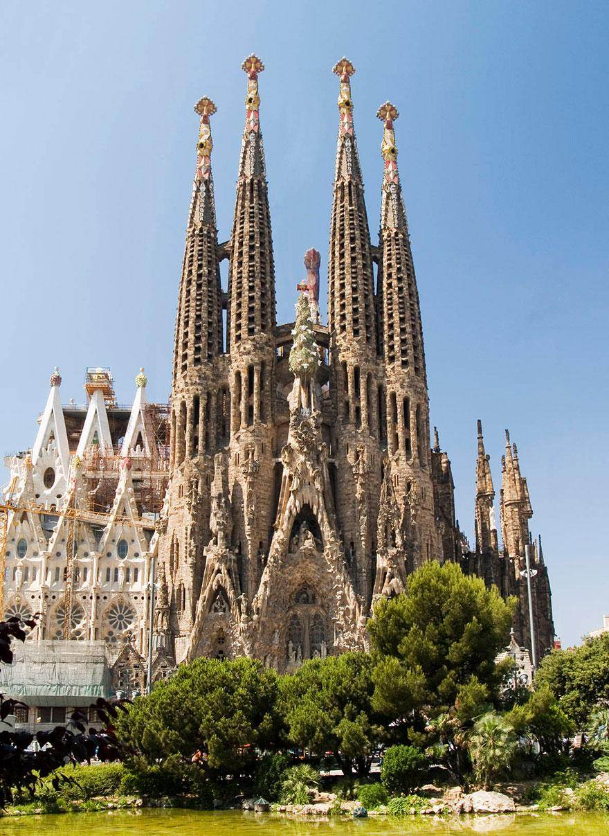 <p>İspanya'nın Barselona bölgesinde yer alan Sagrada Familia.</p>
