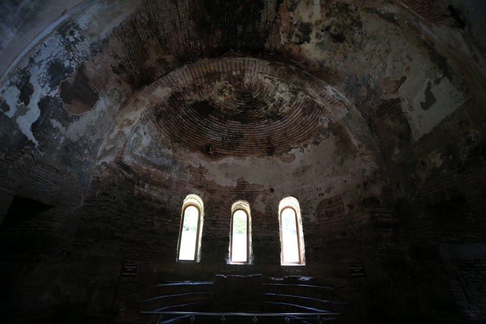 <p>Ayasofya Camii'ne gelip namaz kıldığını belirten Keita, "Tarihi camide manevi bir hava var. Osmanlı zamanından kalma bir cami. Yurt dışından yabancı turistler geliyor. Ben Fransızca biliyorum. Arada Fransızlar denk geliyor. Onlara burayı anlatıyorum. Buranın maneviyatı yüksek. İnsanı etkiliyor." dedi.</p>

<p> </p>
