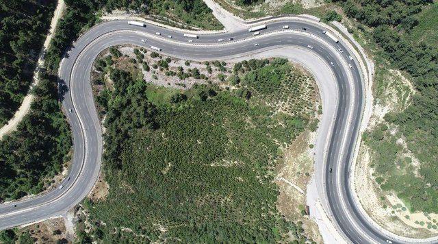 <p>Tünel İzmir-Manisa arasındaki ulaşım süresini 15 dakikaya indirecek, ayrıca yolun en zorlu bölümünün kolayca geçilmesini sağlayacak. </p>