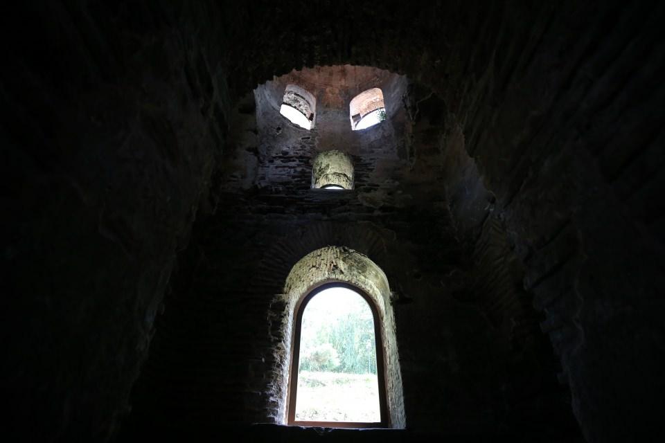 <p>Ömer Tetik de Ayasofya Camii'ne ramazan ayında da ilginin fazla olduğunu ifade ederek, "Burasının maneviyatı yüksek. Osmanlının ilk zamanlarından kalma bir cami. Çok eski bir tarihi var.</p>

<p> </p>
