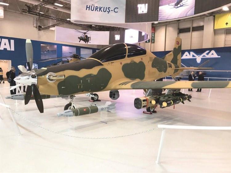 <div>Silahlı HÜRKUŞ’un çok yakında envantere girmesiyle teröristlere yönelik hava operasyonlarında F-16’lara daha az iş düşecek.</div>

<div> </div>
