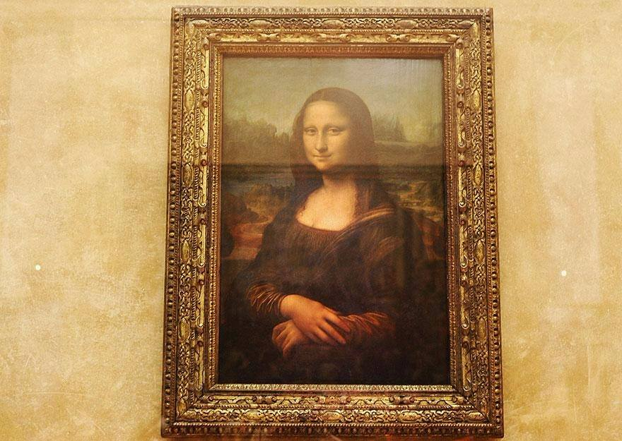 <p>Fransa'nın Paris şehrinde bulunan Louvre Müzesi'nin içinde yer alan Mona Lisa tablosuna bu kadar yakından bakamayacaksınız.</p>