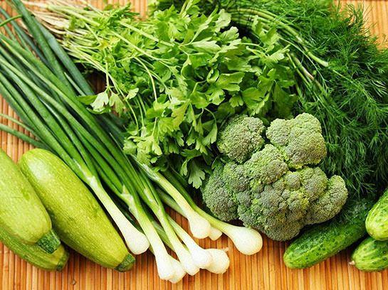 <p>Yeşil yapraklı sebzelerin kanser önleyici etkisinin olduğunu biliyor muydunuz? İşte yeşil yapraklı sebzelerin bilinmeyen faydaları...</p>
