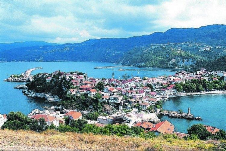 <p>Belediye başkanlığına ilk kez 2009'da seçildiğini, o dönemde ilçeye gelen turist sayısının yıllık 100 binlerle ifade edildiğini anlatan Timur, şöyle devam etti:</p>
<p> </p>