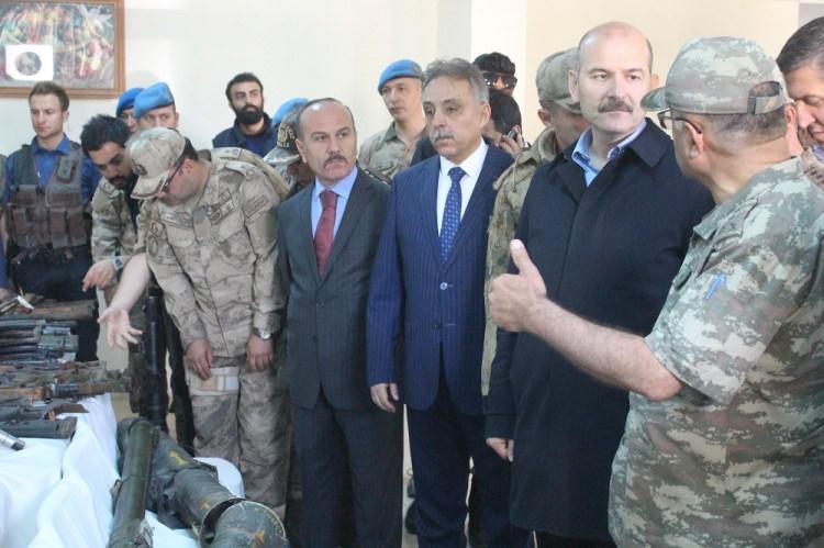 <p>Doğu ve Güneydoğu’daki kardeşlerimiz de yıllardan beri Kandil’in ortaya koyduğu ve kendilerini rahatsız eden bu gidişattan kurtulmuş olacaktır. Bunun bölgede önemli bir rahatlık getireceğini söylemek isterim” dedi. </p>