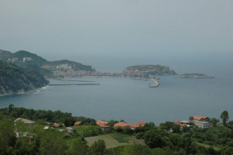 <p>Timur, belediye olarak bayram tatili için gerekli tedbirleri aldıklarını ve 6 bin nüfuslu ilçede bayram süresince en az 50-60 bin turist ağırlamayı beklediklerini dile getirdi.</p>
<p> </p>