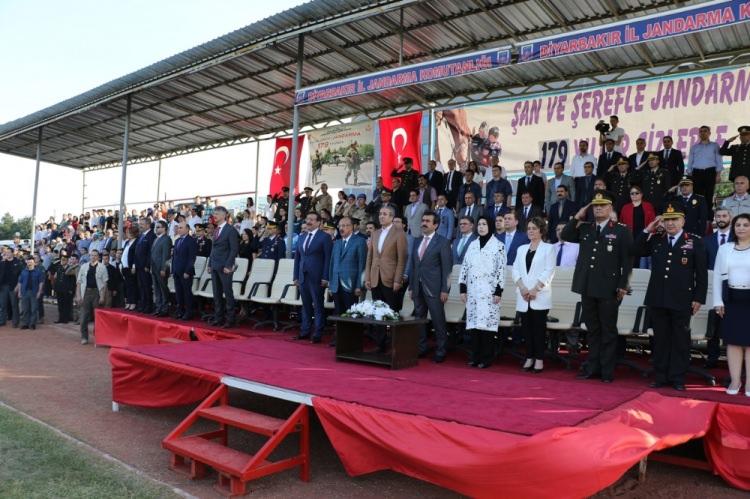 <p>Diyarbakır İl Jandarma Komutanlığında Jandarma Teşkilatının 179. kuruluş yıl dönümü dolayısıyla tören düzenlendi.</p>

<p> </p>
