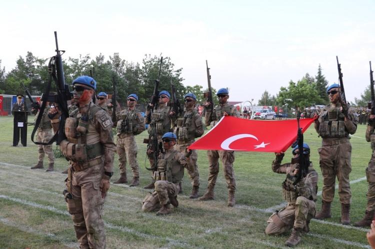 <p>Saygı duruşu ve İstiklal Marşı'nın ardından başlayan törende İçişleri Bakanı Süleyman Soylu'nun mesajı okundu.</p>
<p> </p>