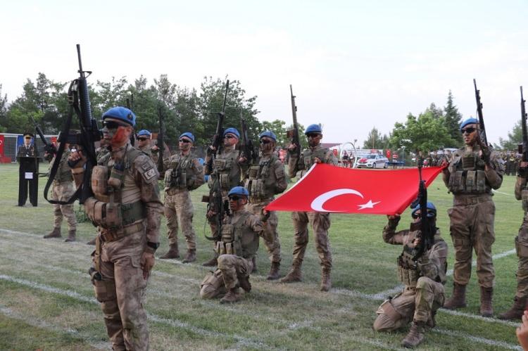 <p>Saygı duruşu ve İstiklal Marşı'nın ardından başlayan törende İçişleri Bakanı Süleyman Soylu'nun mesajı okundu.</p>

<p> </p>
